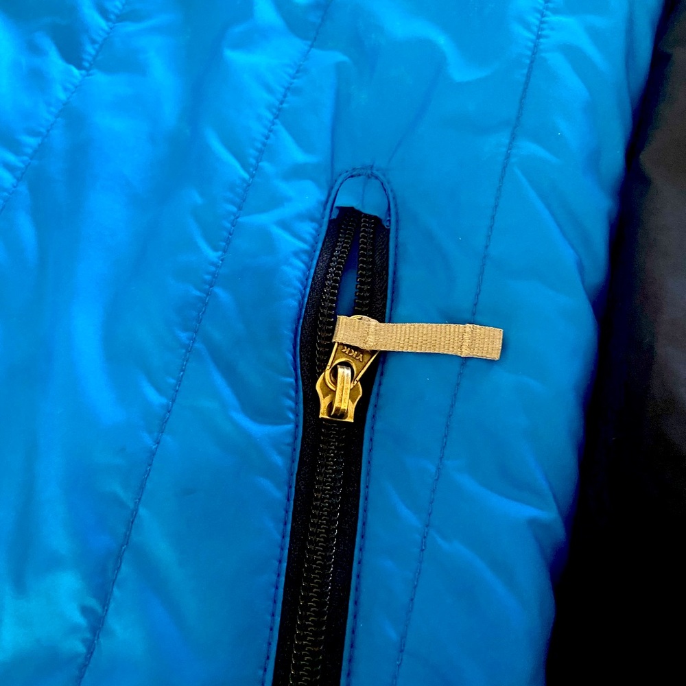 Boys reversible jacket blue and navy all zippers work new condition
